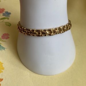 Beautiful Solid 10K Yellow Gold Panther Bracelet. Marked 10K OR.